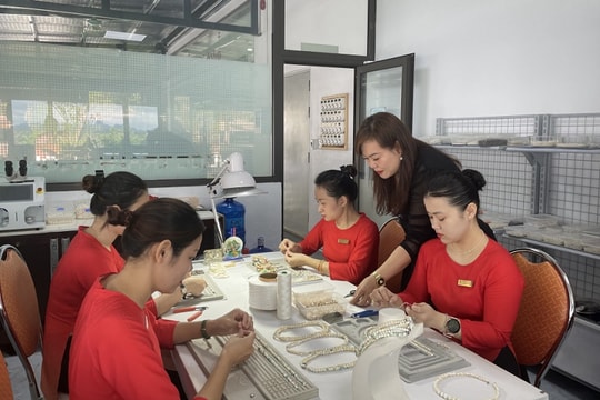 Doanh nhân nữ Quảng Ninh: Những bông hoa kiên cường đi trong “bão”