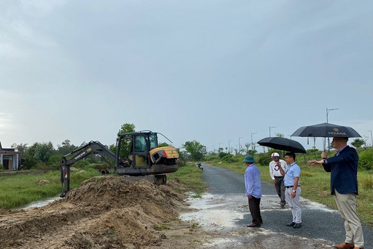 Hoiana lắp đặt hệ thống ống thoát nước mới cho người dân xã Duy Hải