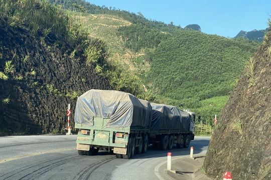 Tỉnh Quảng Bình nói gì về phương tiện quá tải trọng qua cửa khẩu Cha Lo?