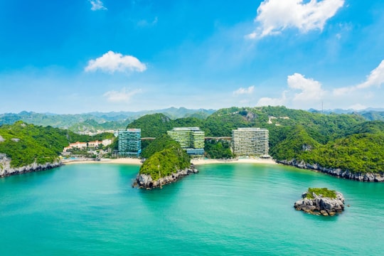 Quần thể nghỉ dưỡng Flamingo Cát Bà góp phần phát triển du lịch Hải Phòng suốt bốn mùa