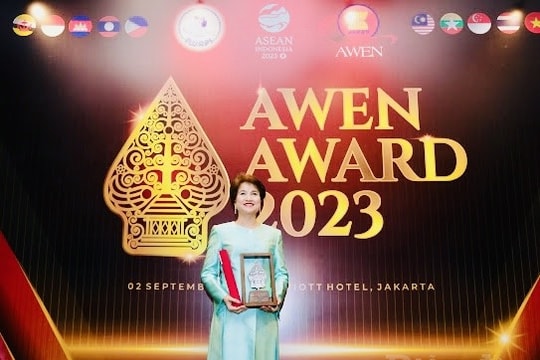 “Bông hồng vàng” Việt Nam nhận giải thưởng AWEN Award 2023
