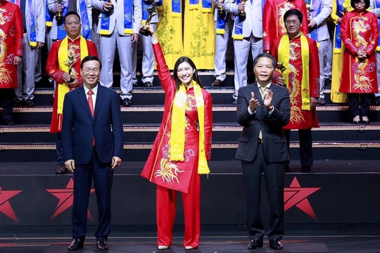 Phụ nữ làm bất động sản