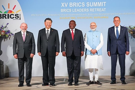 Đồng tiền chung BRICS sẽ thách thức USD?