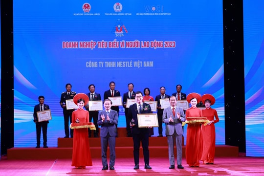 Nestlé Việt Nam được vinh danh “Doanh nghiệp tiêu biểu vì Người lao động” lần thứ 4 liên tiếp