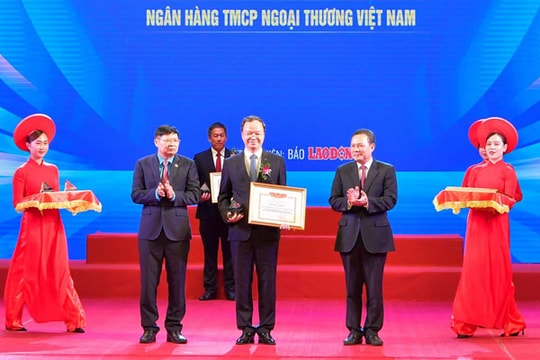 Vietcombank lần thứ tư liên tiếp được Bằng khen “Doanh nghiệp tiêu biểu vì người lao động”