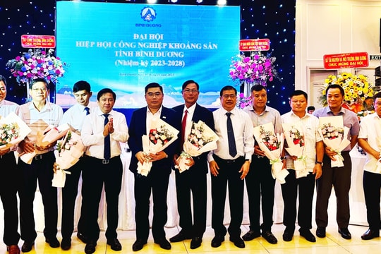 Ông Phan Tấn Đạt được bầu làm Chủ tịch Hiệp hội Công nghiệp khoáng sản tỉnh Bình Dương