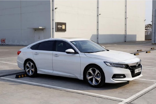 Honda Accord đi 3 năm bán lỗ 700 triệu, ô tô cũ giá giảm “sập sàn”