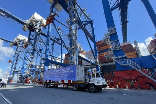 Cảng Container Quốc tế Tân cảng Hải Phòng đón TEU 1 triệu thông qua