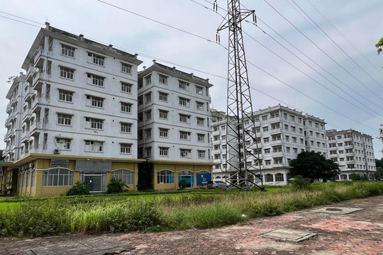 Nghịch lý thiếu nhà ở xã hội, thừa tái định cư