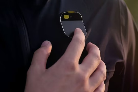 Startup Humane AI Pin ra sản phẩm “tàng hình” thay thế điện thoại thông minh