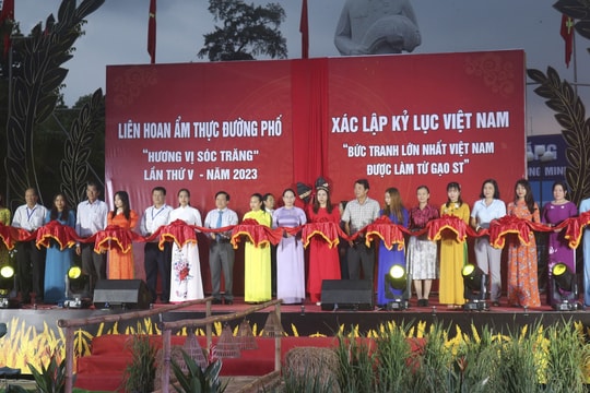 Sóc Trăng xác lập Kỷ lục Bức tranh lớn nhất Việt Nam được làm từ gạo ST