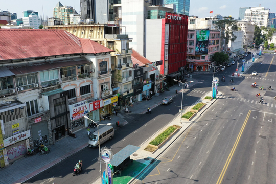 TP.HCM: Nghịch lý giá thuê mặt bằng liên tục tăng dù “ế ẩm”