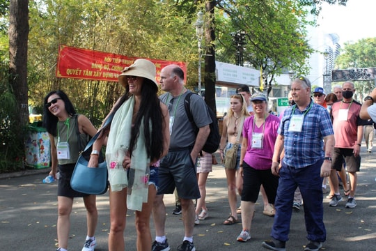 Du lịch Tết "lên dây cót"