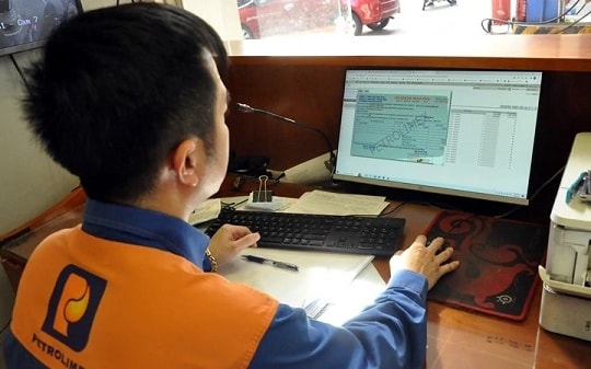 Loay hoay chuyện xuất hoá đơn điện tử bán lẻ xăng dầu