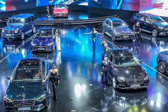 Xe sang Mercedes liên tục mắc lỗi nghiêm trọng, khách hàng bất an