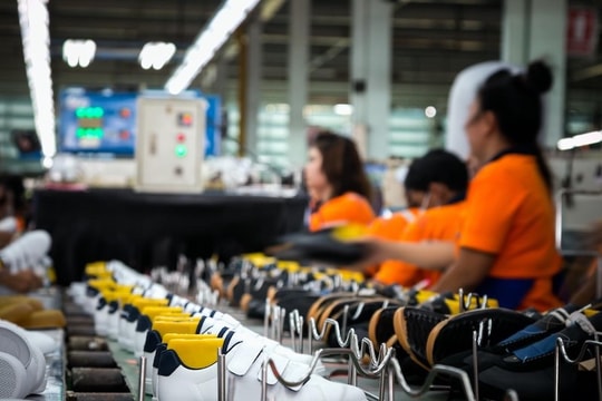 Doanh nghiệp da giày thích ứng với yêu cầu mới của EU