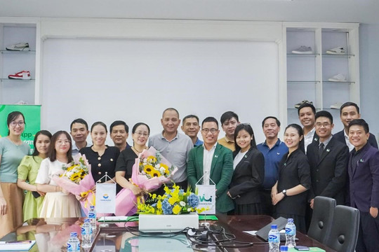 Hàng ngàn công nhân da giày nhận lương linh hoạt trên Vui App