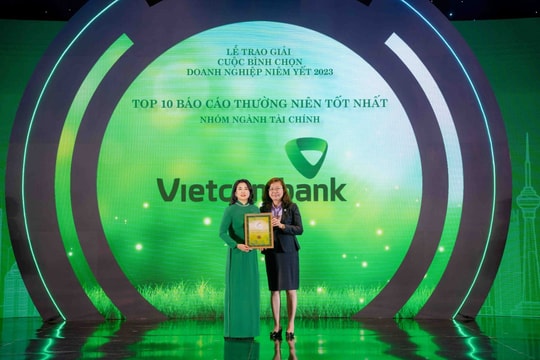Vietcombank được bình chọn trong top 10 doanh nghiệp niêm yết có Báo cáo thường niên tốt nhất