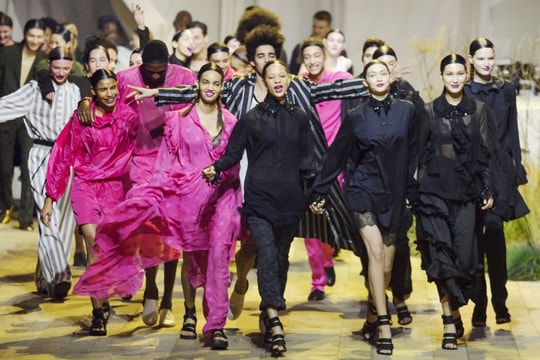 H&M bị Shein đánh bật ra khỏi phân khúc bình dân