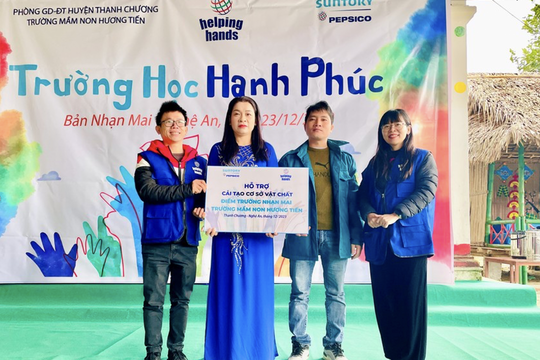 Mang "yêu thương" đến trẻ em nghèo xứ Nghệ