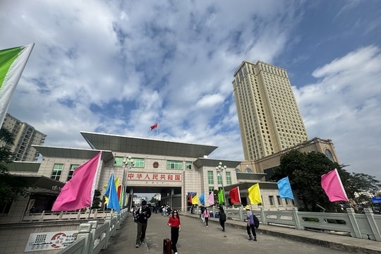 Du lịch cửa khẩu Móng Cái hút khách