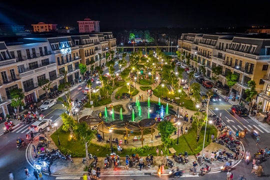 Chương trình “Sức sống trung tâm” thắp sáng Vincom Shophouse Royal Park Quảng Trị