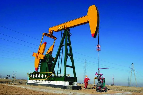 Nhiều tác động khó lường, giá dầu năm 2024 sẽ ra sao?