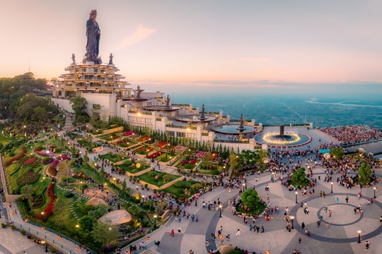 Phát động chiến dịch Ngày Xanh Núi Bà làm sạch Núi Bà Đen, Tây Ninh