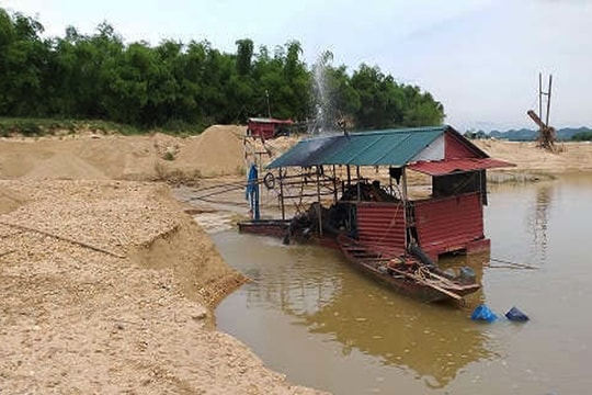Nghệ An “tuýt còi” nhiều doanh nghiệp hoạt động khai thác cát