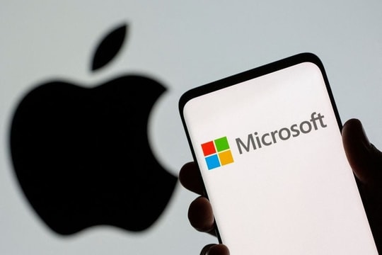 Khi Microsoft và Apple “ngược lối”