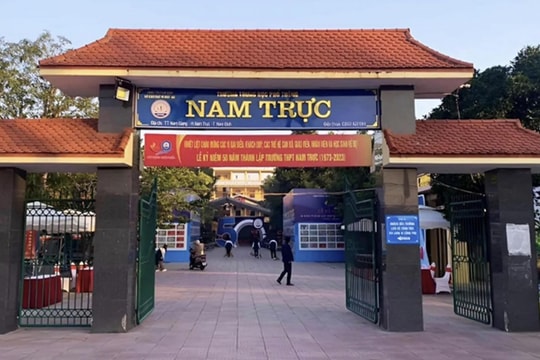 Bạo lực học đường - xin đừng “mũ ni che tai”