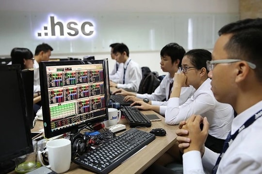 Công ty chứng khoán đua báo lãi, nhóm thị phần nhỏ phân hóa mạnh