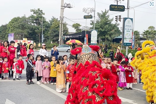 "Happy Tết 2024”: Lan toả bản sắc văn hoá Tết truyền thống