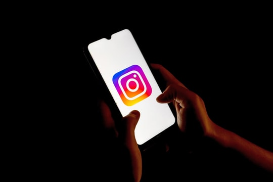 Instagram nhắc người dùng trẻ “đi ngủ sớm”