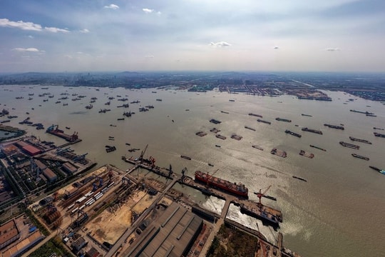 Ngành đóng tàu "đổ thêm lửa" vào căng thẳng EU - Trung Quốc