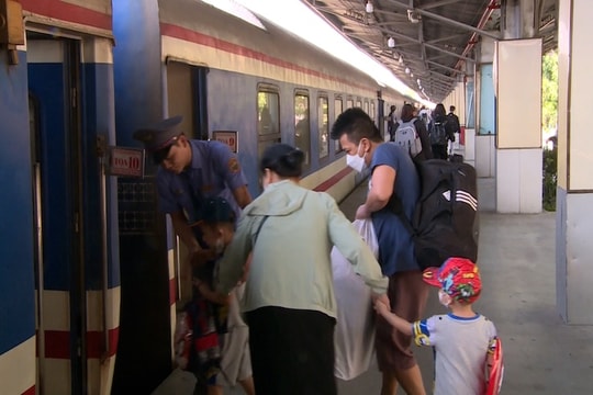 Ngành đường sắt tăng thêm 7.000 chỗ để phục vụ người dân về quê ăn tết