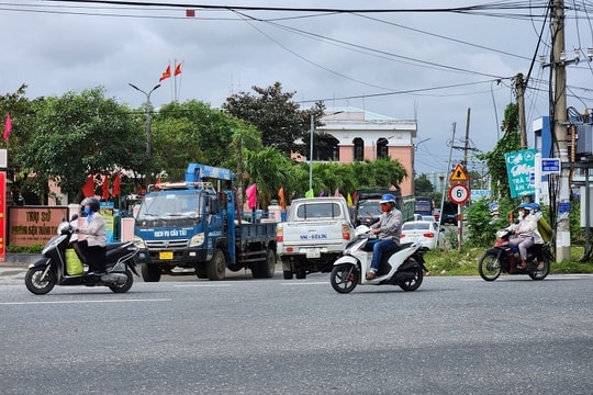 Doanh nghiệp xin đóng dải phân cách tại Quảng Nam: Các bên đều nói khó?