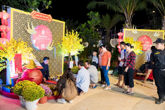 Công viên Mặt trời tại Đại lộ phố 3/2 chính thức mở cửa đón khách dịp Xuân Giáp Thìn