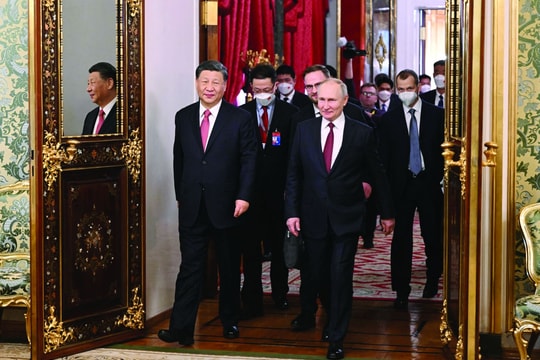 Bàn cờ thế cuộc mới