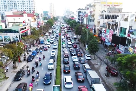Tỉnh nghèo mua ô tô nhiều nhất cả nước, “con gà tức nhau tiếng gáy”?