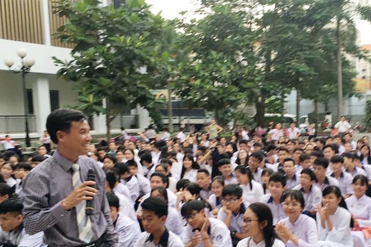 Từ đam mê đàn hát đến mái vòm sự kiện