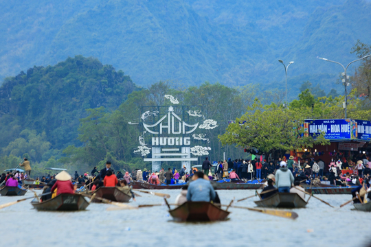 Diện mạo mới của du lịch Chùa Hương những ngày đầu năm mới