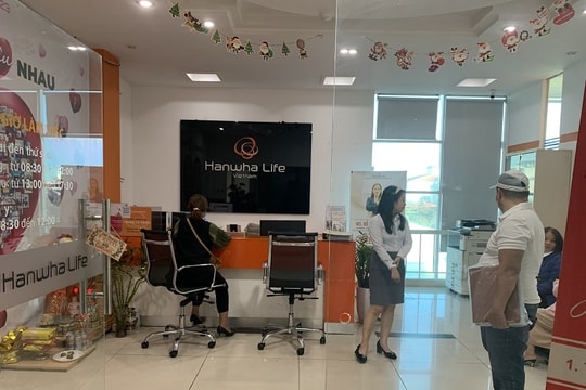 Khách hàng “tố” bảo hiểm Hanwha Life Việt Nam thiếu trách nhiệm?