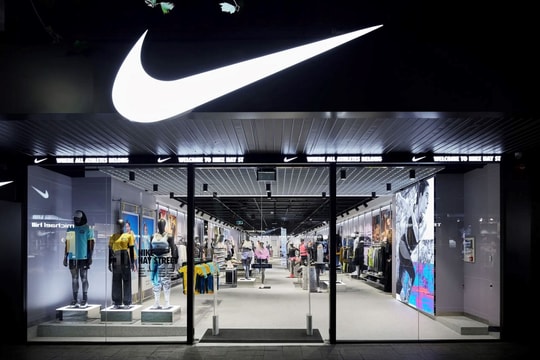 Nike: cổ phiếu “sa sút” đã biến 10.000 USD thành gần 1 triệu USD