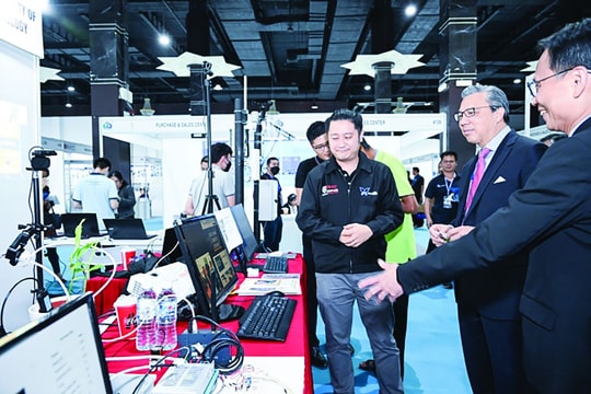 Trung Quốc “tung” lực lượng sản xuất mới