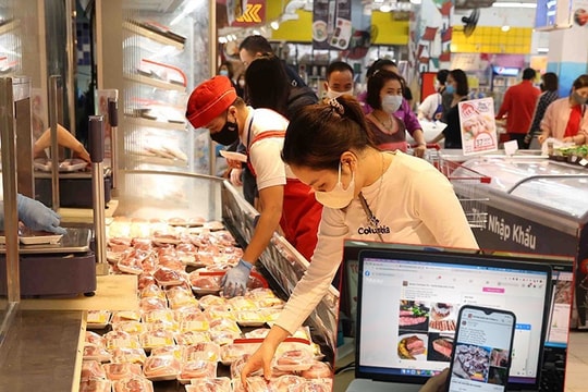 Hàng ngoại nhập lậu ồ ạt, doanh nghiệp ngành chăn nuôi "kêu cứu"