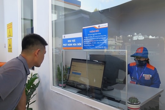 “Hỏa tốc” việc xuất hóa đơn từng lần bán lẻ xăng dầu