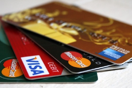 Các TCTD "tổng rà soát" về phát hành, tính lãi, phí... thẻ ngân hàng