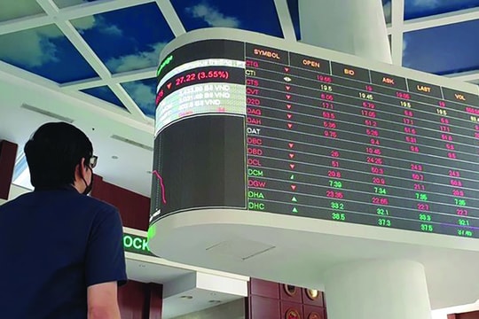 Đón dòng tiền đổ vào cổ phiếu