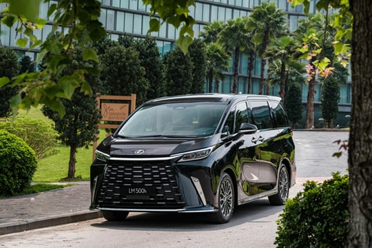 Lexus Việt Nam giới thiệu Lexus LM 500h hoàn toàn mới
